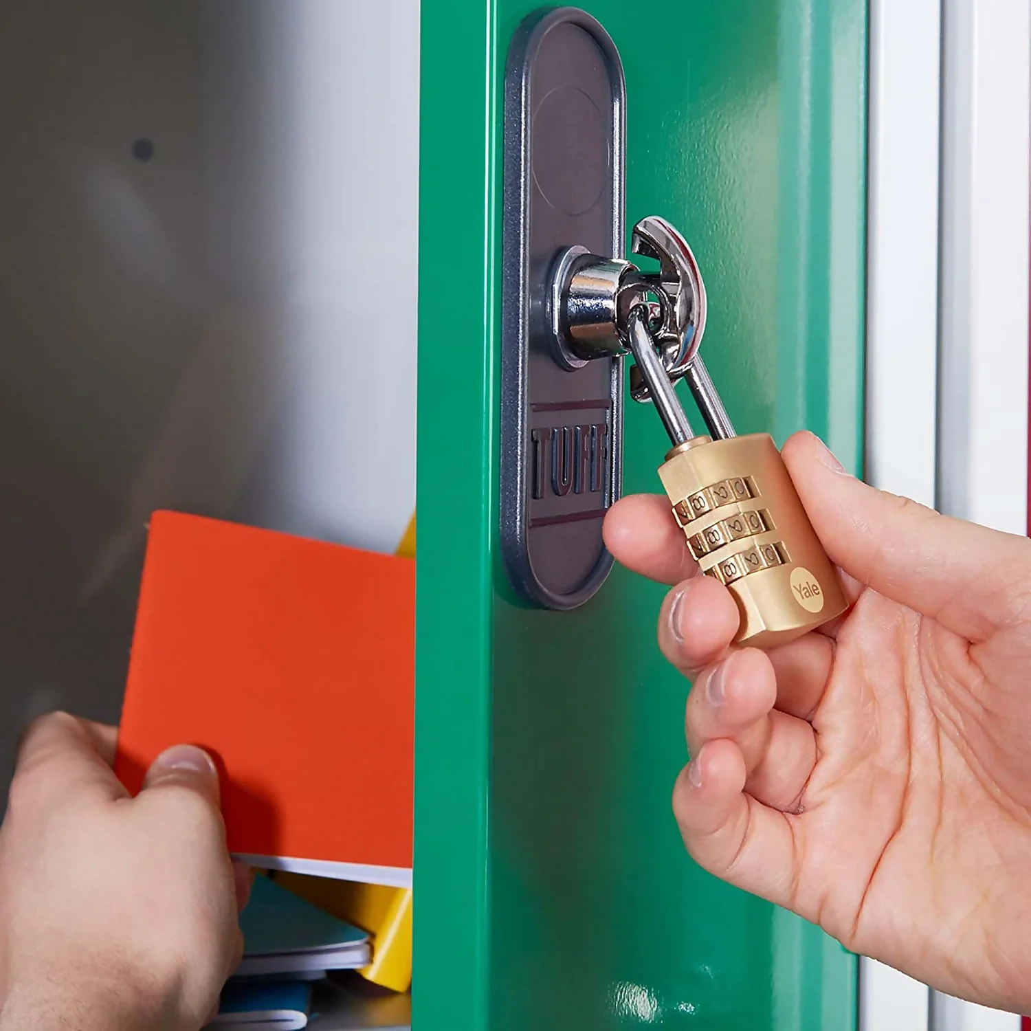 Yale Brass Combination 30mm Padlock - Image 2