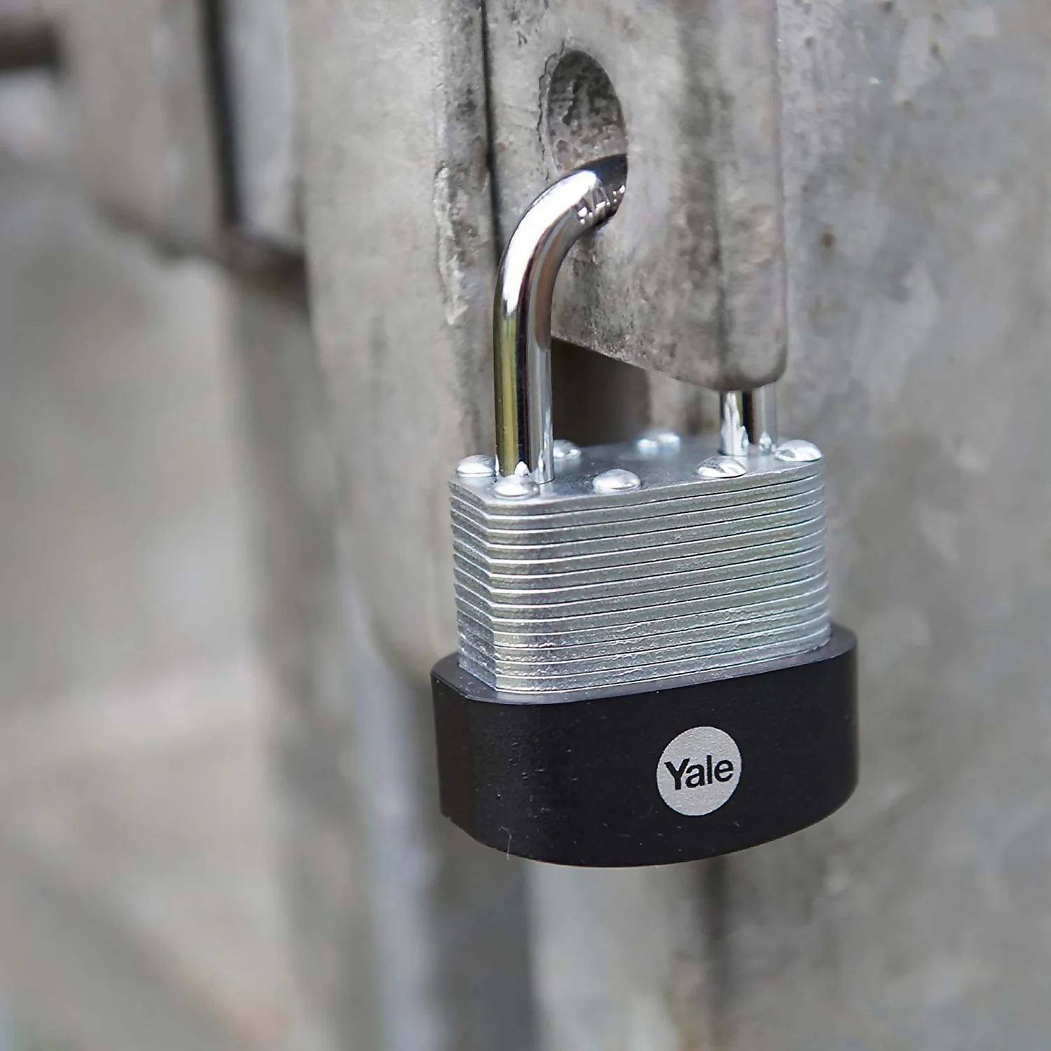 Yale Laminated Steel 50mm Padlock - Image 3