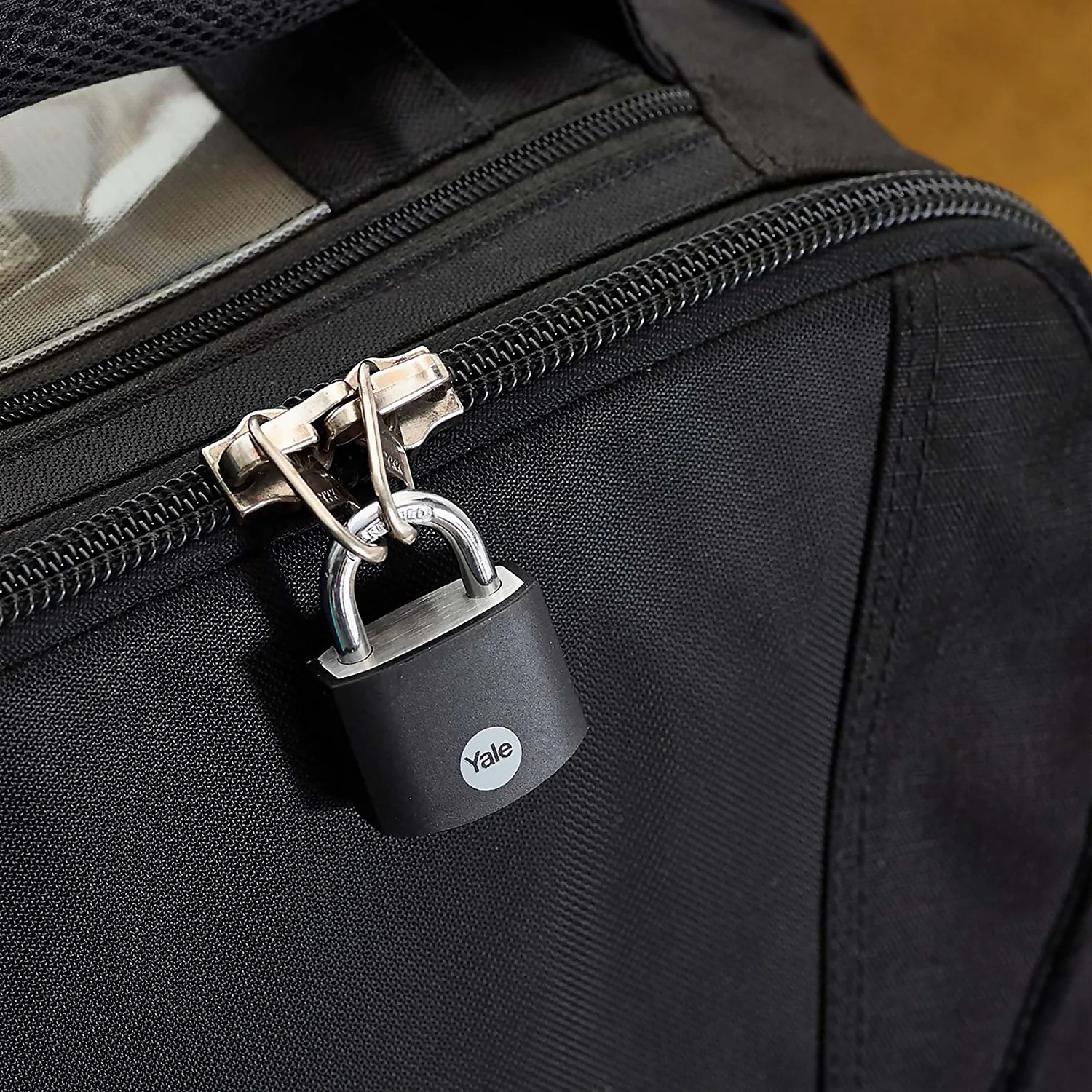 Yale Black Aluminium 38mm Padlock - Image 4